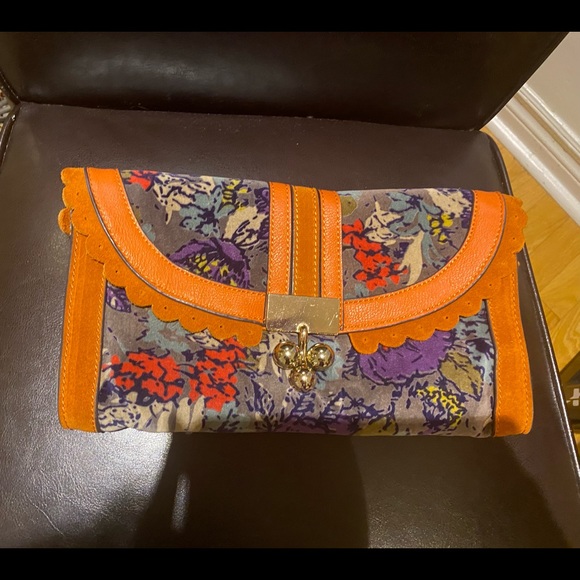 Clutch - Picture 1 of 2